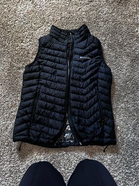 Columbia Black Insulated Quilted Vest with Subtle Logo